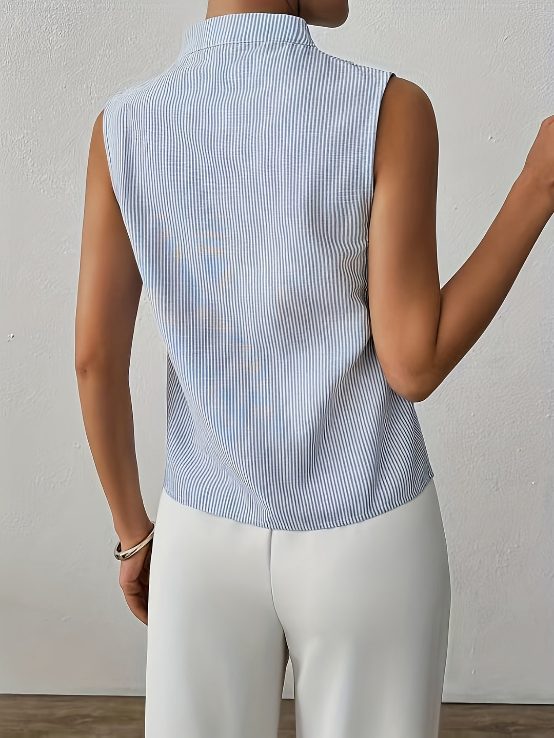 Saar | Mouwloze V-Hals Top