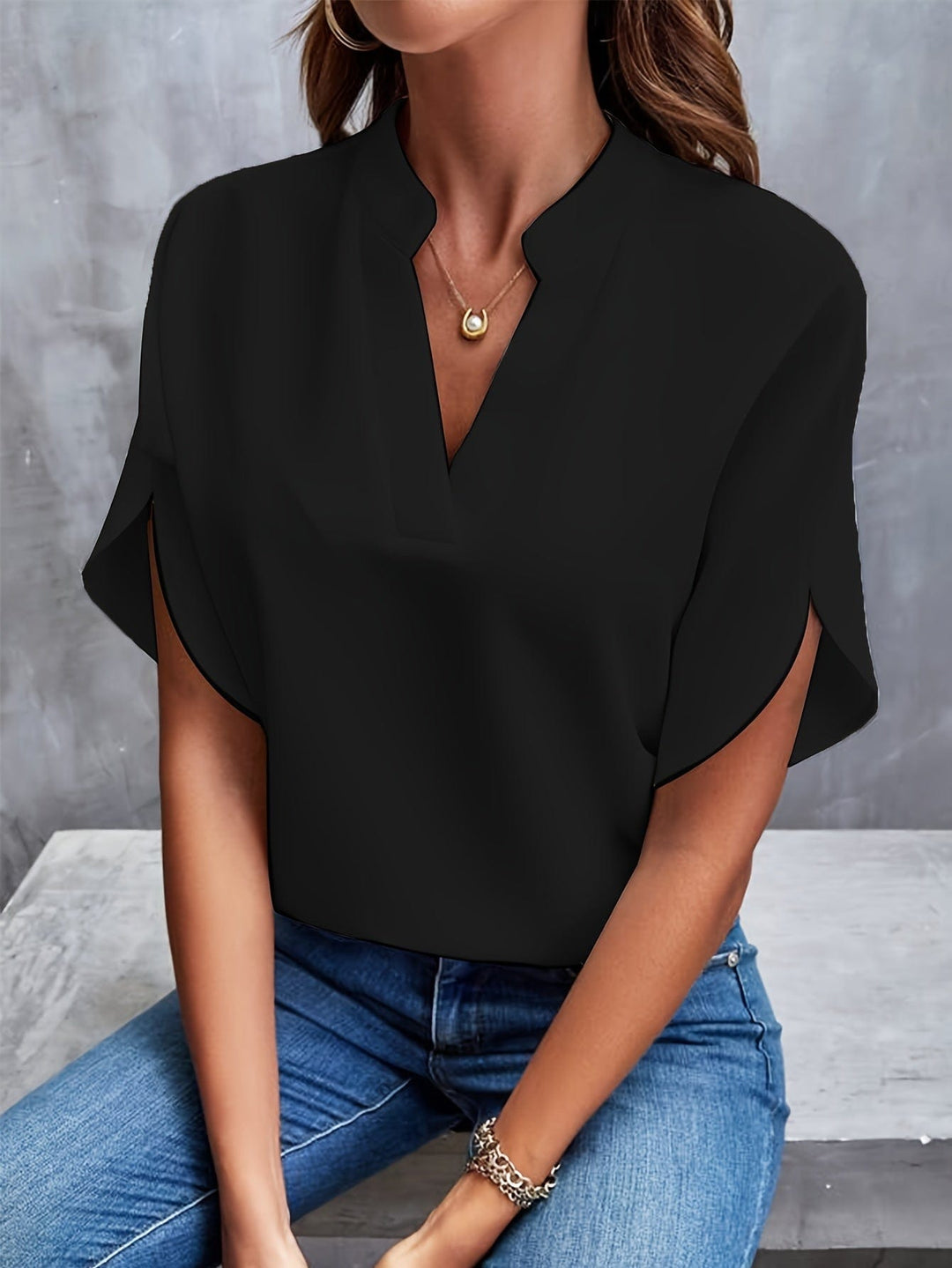 Eliana | Stijlvolle Gedrapeerde Blouse met V-Hals