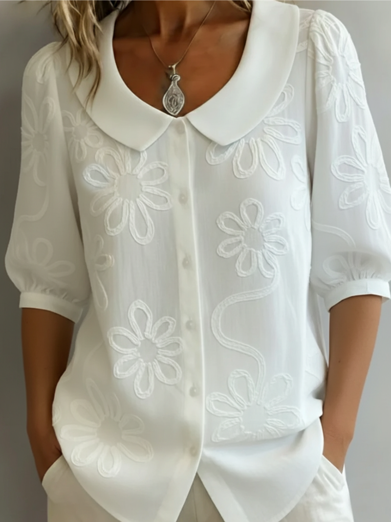 Bregje | Blouse met Bloemenreliëf
