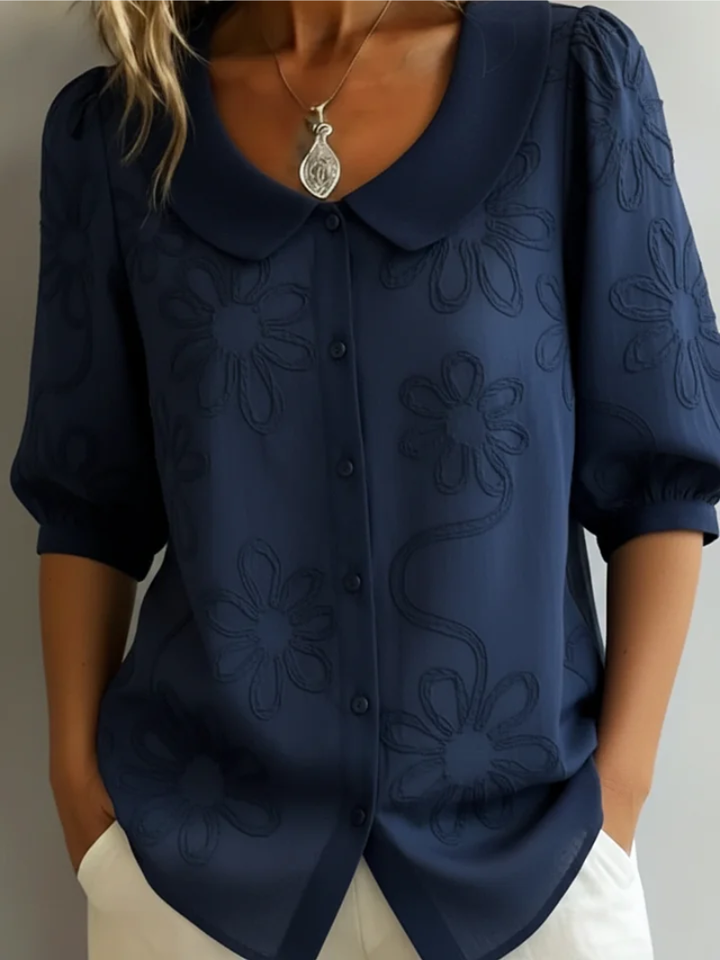 Bregje | Blouse met Bloemenreliëf
