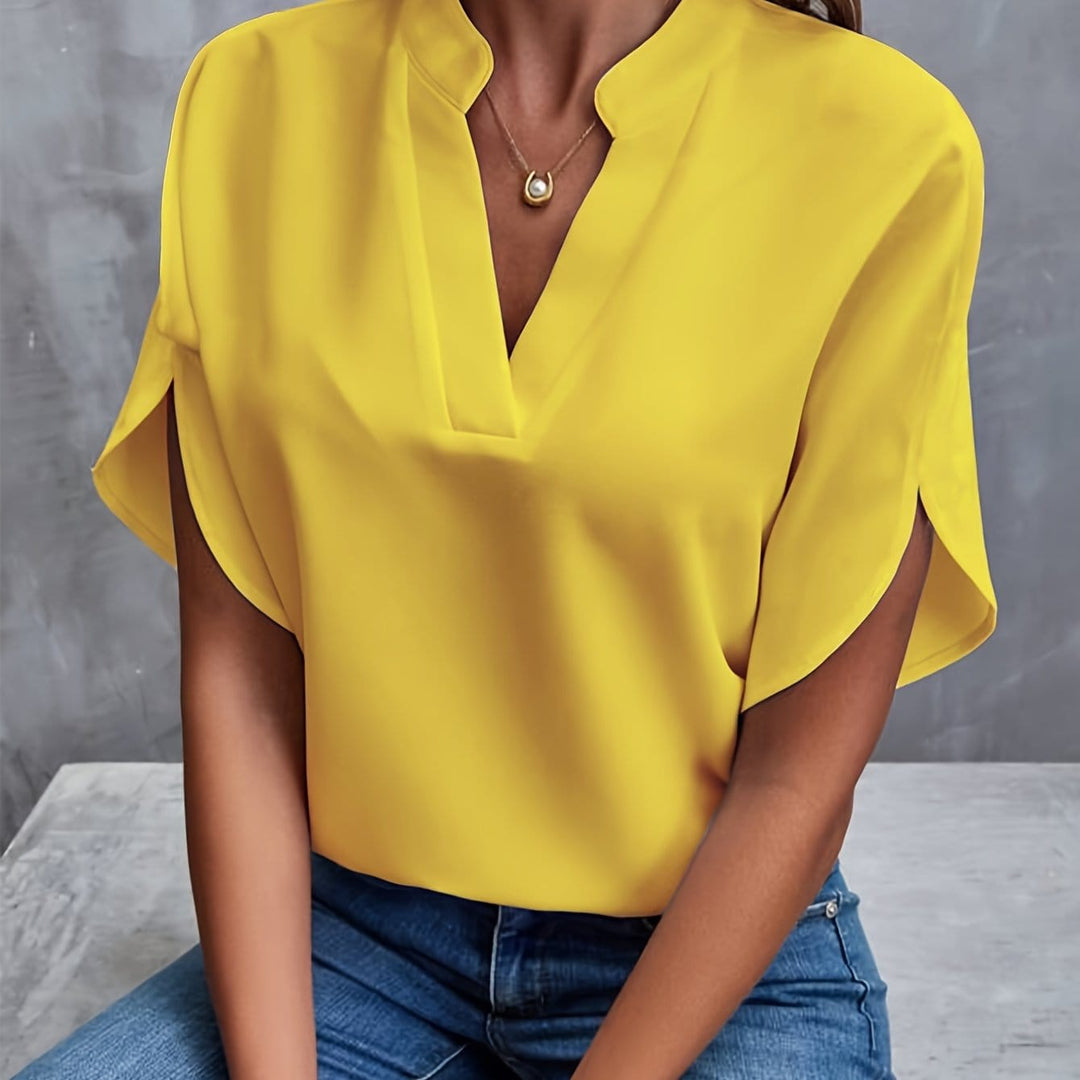 Eliana | Stijlvolle Gedrapeerde Blouse met V-Hals